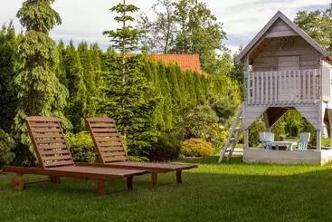 Majatalo Apartementy   Weranda   Z Ogrodem W Centrum