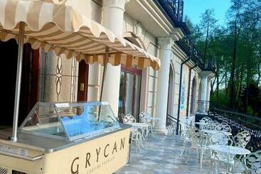 リゾートホテル Pałac Na Wodzie Falkowski Medical & Spa & Conference