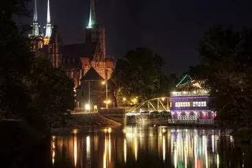 Schronisko Na Wyspie