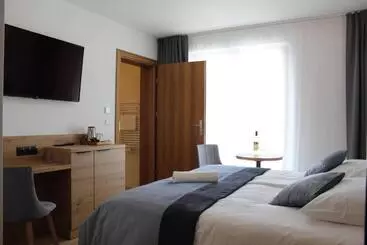 Aamiaismajoitus (B&B) Askana   Basen, Sauny, Jacuzzi