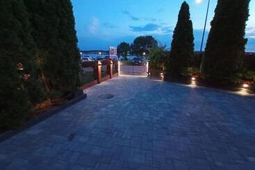 Pension Pokoje Hotelowe Nad Zalewem