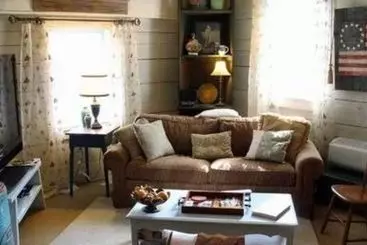 住宿加早餐  1777 Americana Inn