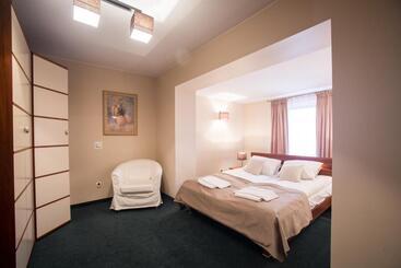 فندق صغير Restauracja Hotel Vip