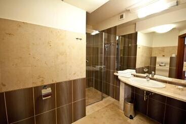 Bed and Breakfast Poduszka Pensjonat Nad Rzeką