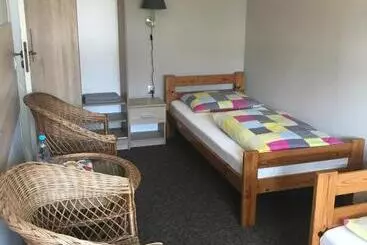 ユースホステル Restauracja Zajazd Trefl