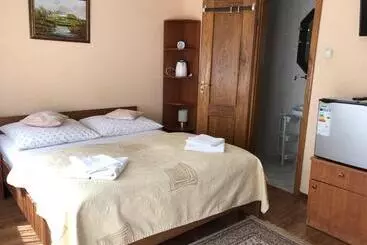 Aamiaismajoitus (B&B) Villa Almira