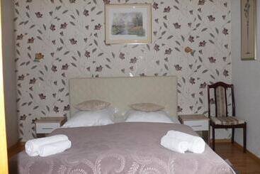 تختخواب و صبحانه Villa Almira