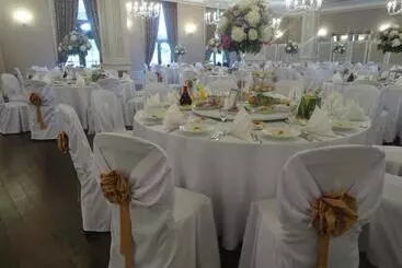 Hotelli Pałac W Konarach