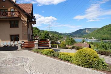 ペンション Dom W Górach Tresna