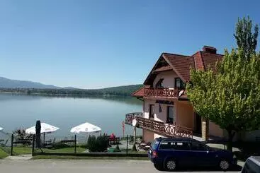 Majatalo O.w. Lazur Nad Jeziorem