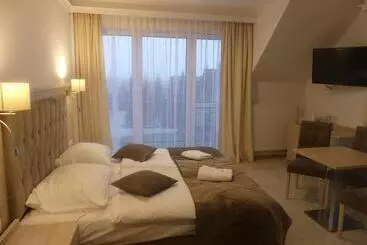 リゾートホテル Wichrowe Wzgórze Chmielno