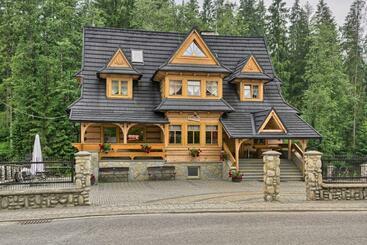 住宿加早餐  Willa Pod Groniem