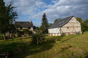 민박 La Villa Qui A Du Chien