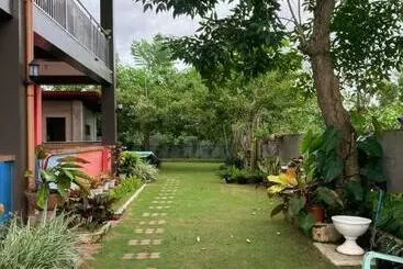 ベッドアンドブレックファースト Panglao Runway Inn
