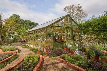 Hotel La Cocotte Villa & Farm Khao Yai