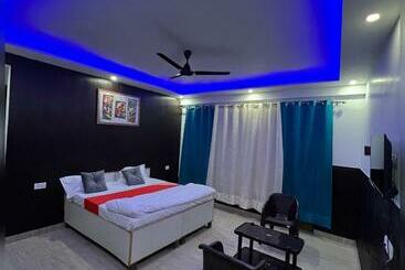 Hotel Pop 80622h Happy Town House