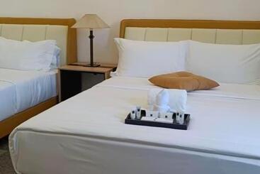 Aurora Villas And Cabin Resort