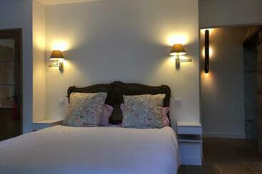 צימר Les Chantours, Domaine De 15 Hectares Arboré Et Fleuri