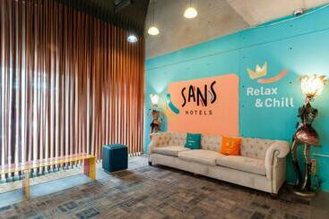 Sans Hotel Finest Medan