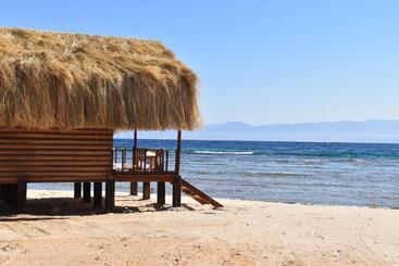 هتل Shanty Beach Camp Suer