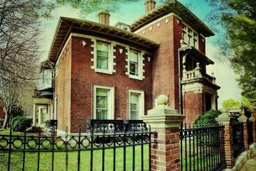 住宿加早餐  The Inn At Irwin Gardens