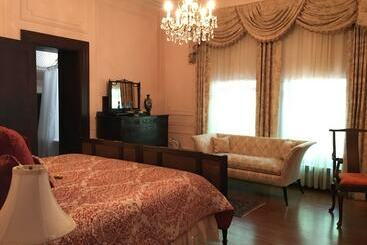 ベッドアンドブレックファースト The Inn At Irwin Gardens