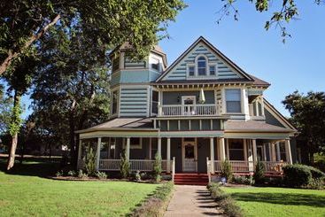 Granny Lou's Bed And Breakfast