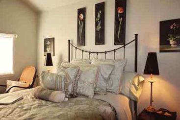 Granny Lou's Bed And Breakfast