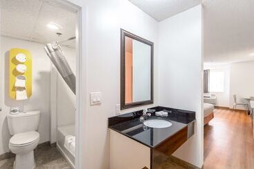 Motel 6 Lawrence, Ks