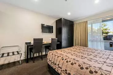 Motelli Quality Suites Amore