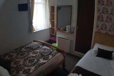 Пансион The Manuela Rose