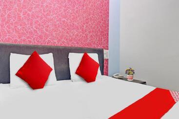 Hotel Oyo Flagship 80488  Vrundawan