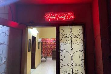 Hotel Twenty One