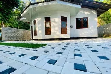 Pensió Shine Villa Mirissa