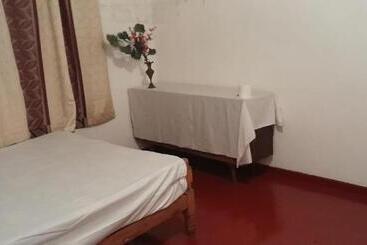 Pensão Unawatuna White Villa