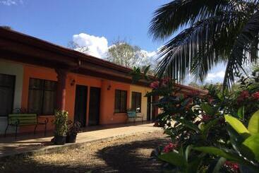 Pensione Villas El Cenizaro