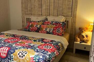 Aparthotel นับคลื่น ที่พักเขาเต่า