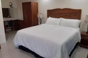 هاستل Pesheres Inn & Spa