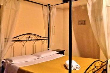 Large Farmhouse In Umbria Swimming Pool Cinema Room Transparent Geodesic Dome