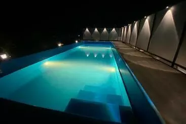 Hotel Le Poshe Beachview