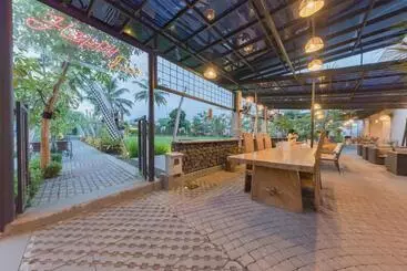 Urbanview Hotel Khayrizsan Tasikmalaya By Reddoorz