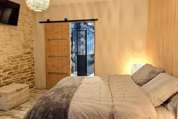 Aamiaismajoitus (B&B) La Ferme Du Château