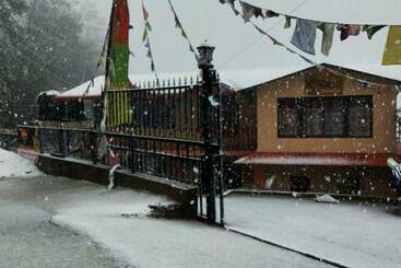 فندق Gombo Hideaway