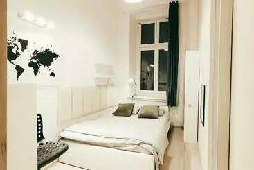 ユースホステル Centrum Fabryczna Rooms