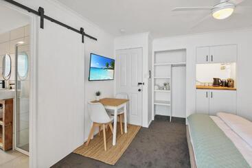 펜션 Private Outdoor Spa, Fire Pit The Retreat Coolum Beach