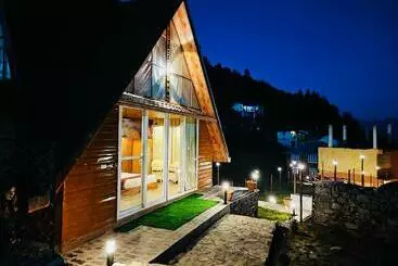 Resort Wowstayz Ashoka Grand