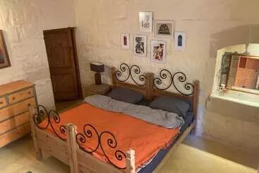 Bed and Breakfast Peaceful Farmhouse Stay With Cozy Yard
