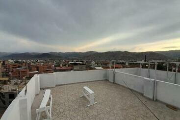 بنسيون Flor Zoe