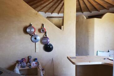 تختخواب و صبحانه Hidden Place