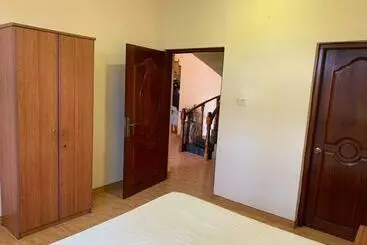 تختخواب و صبحانه Tropical Villa Negombo
